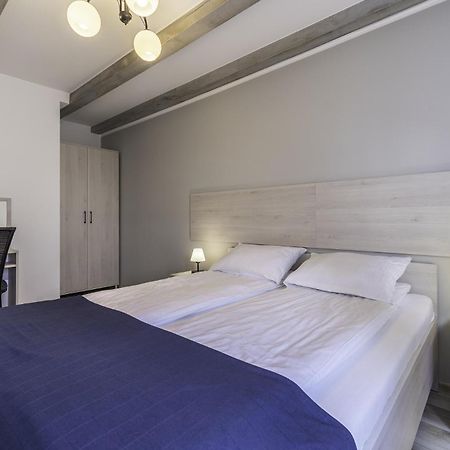 Frajda Domki - Apartamenty 6-Osobowe - Salon I Dwie Sypialnie Oraz Studia 4-Osobowe - Pokoj Z Aneksem Kuchennym Реваль Екстер'єр фото
