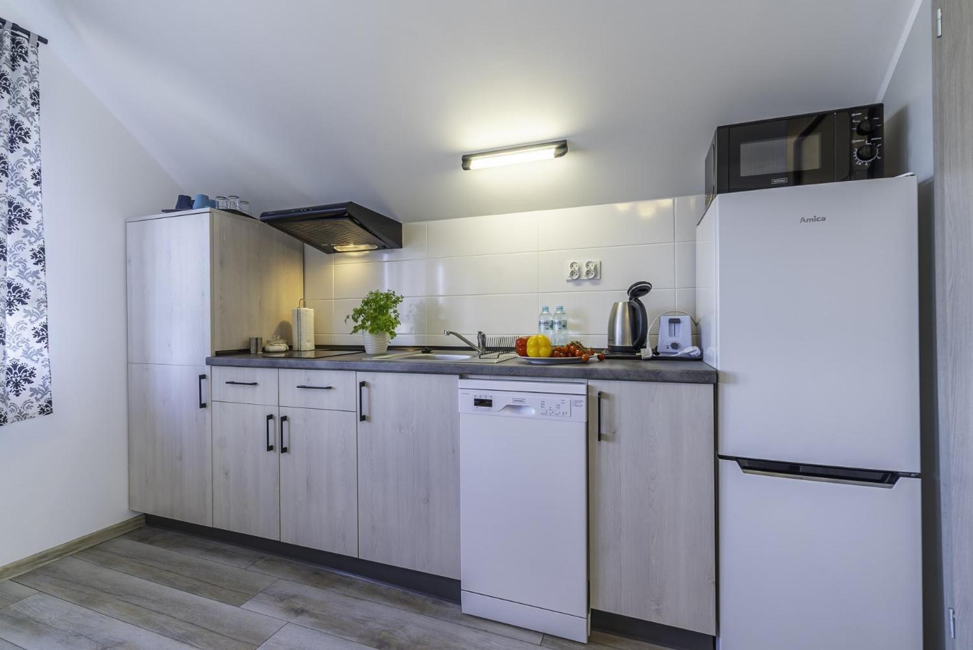Frajda Domki - Apartamenty 6-Osobowe - Salon I Dwie Sypialnie Oraz Studia 4-Osobowe - Pokoj Z Aneksem Kuchennym Реваль Екстер'єр фото