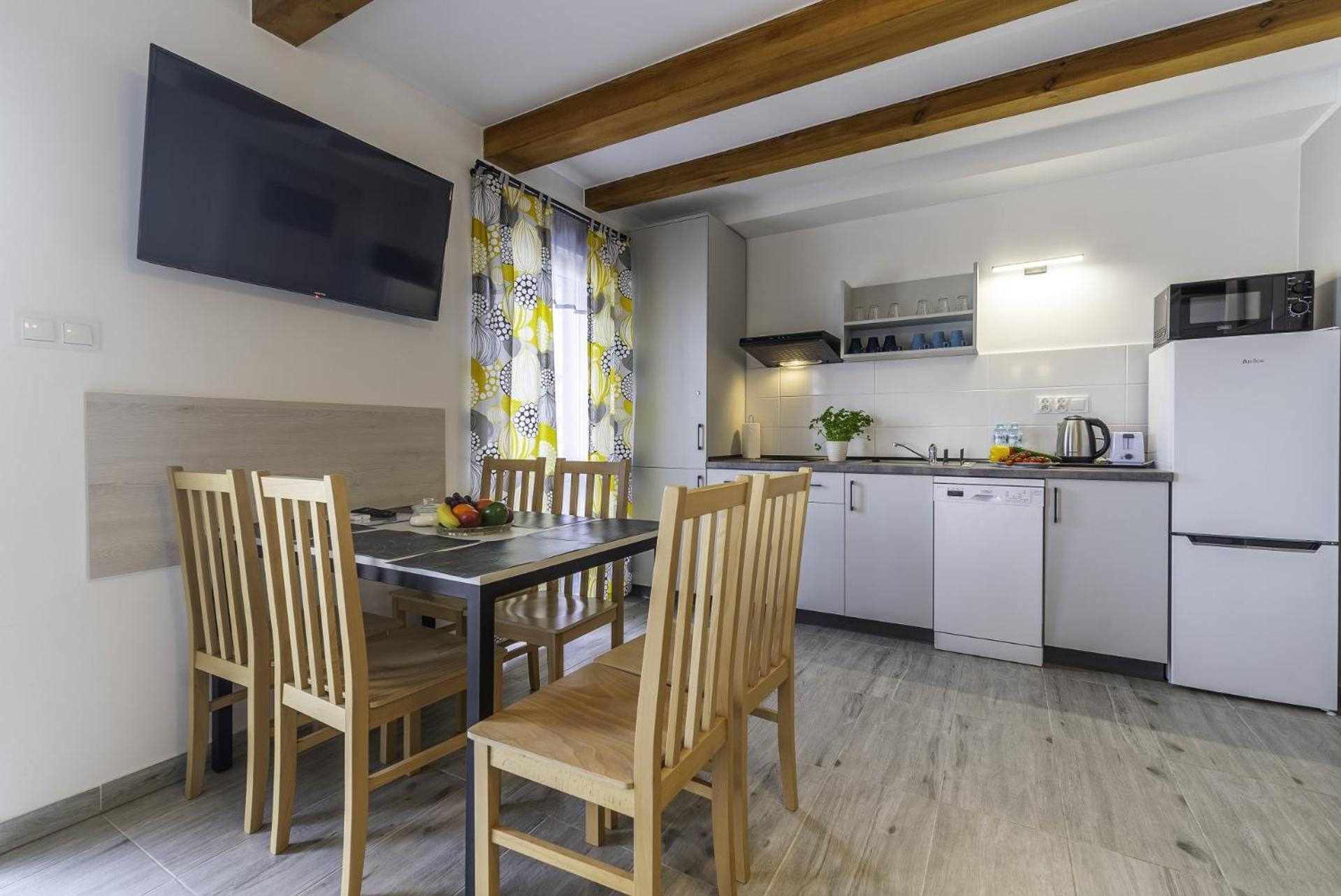 Frajda Domki - Apartamenty 6-Osobowe - Salon I Dwie Sypialnie Oraz Studia 4-Osobowe - Pokoj Z Aneksem Kuchennym Реваль Екстер'єр фото