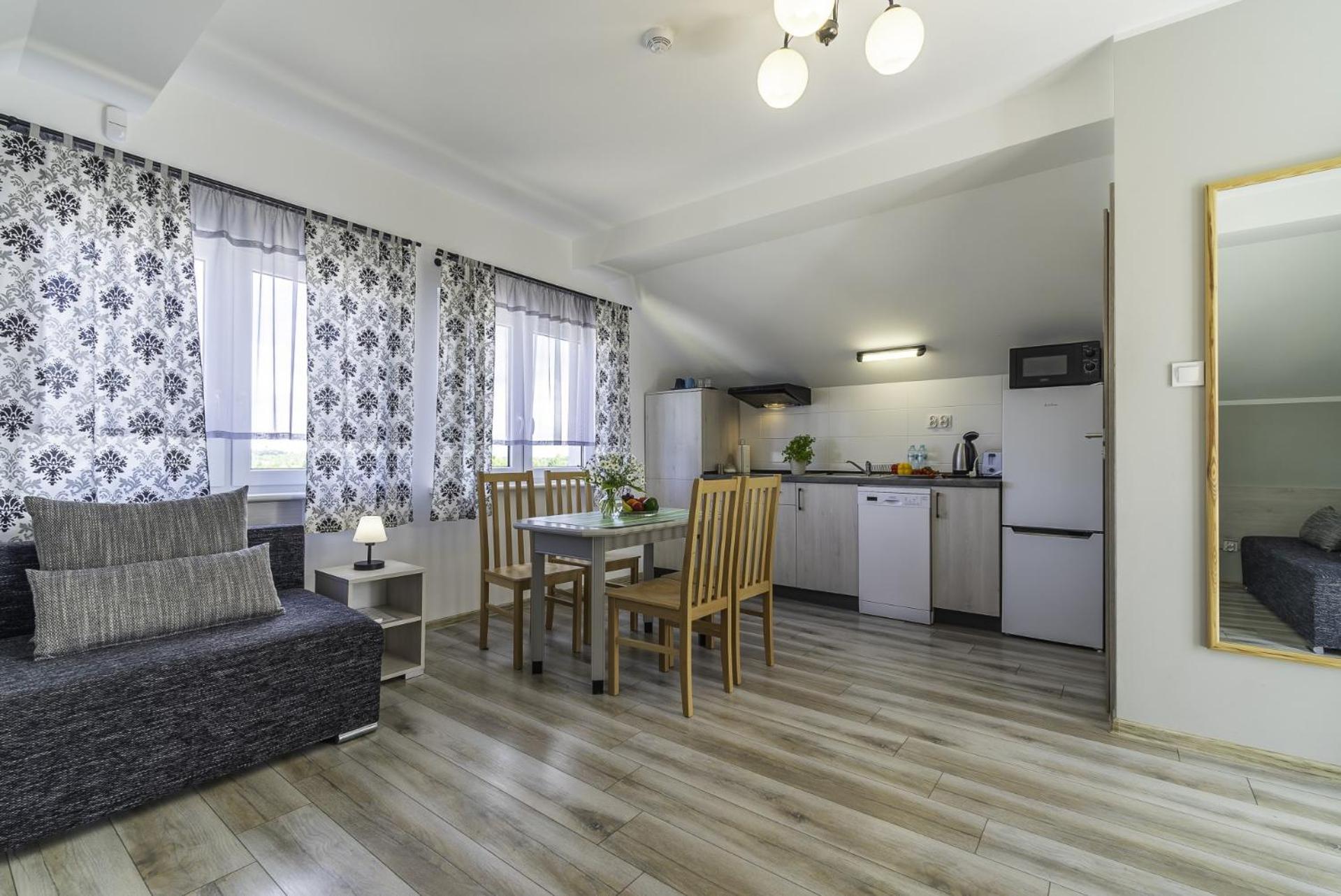 Frajda Domki - Apartamenty 6-Osobowe - Salon I Dwie Sypialnie Oraz Studia 4-Osobowe - Pokoj Z Aneksem Kuchennym Реваль Екстер'єр фото