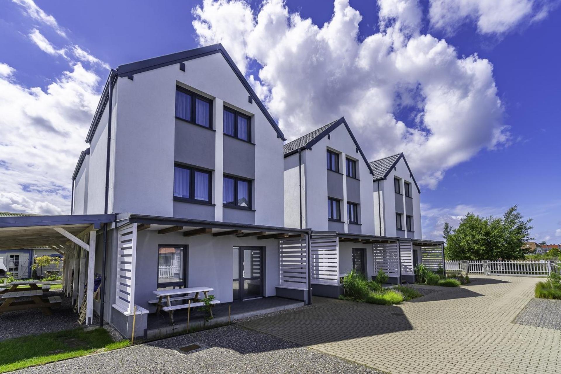 Frajda Domki - Apartamenty 6-Osobowe - Salon I Dwie Sypialnie Oraz Studia 4-Osobowe - Pokoj Z Aneksem Kuchennym Реваль Екстер'єр фото