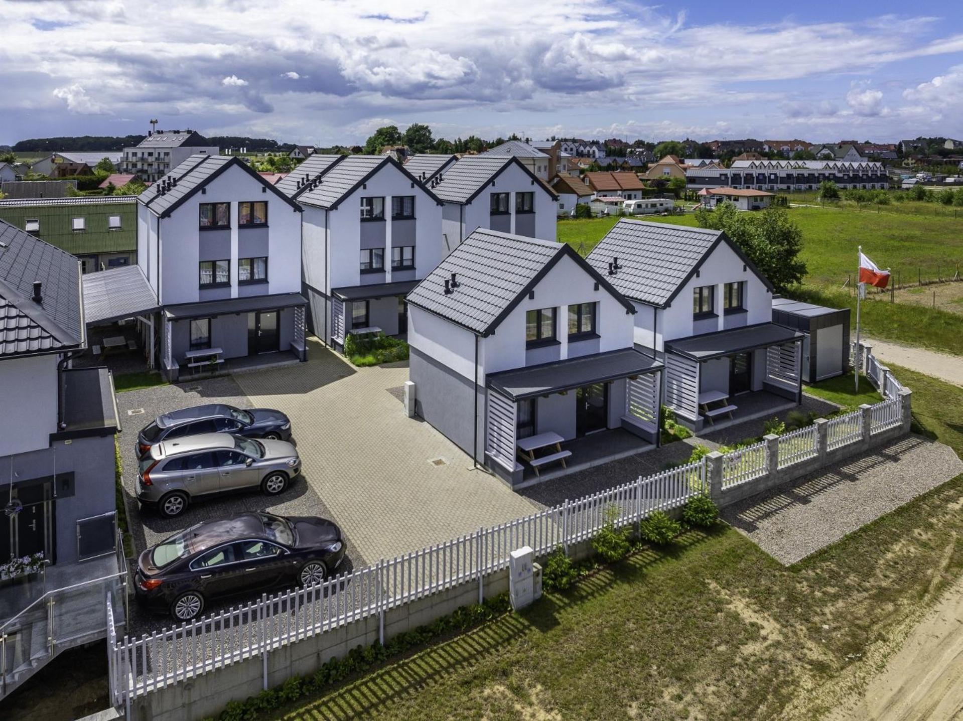 Frajda Domki - Apartamenty 6-Osobowe - Salon I Dwie Sypialnie Oraz Studia 4-Osobowe - Pokoj Z Aneksem Kuchennym Реваль Екстер'єр фото